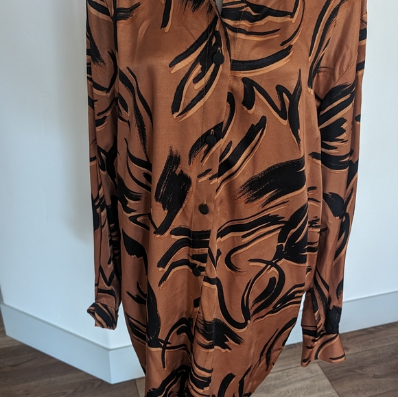 Women's dress - Picture 8 of 9